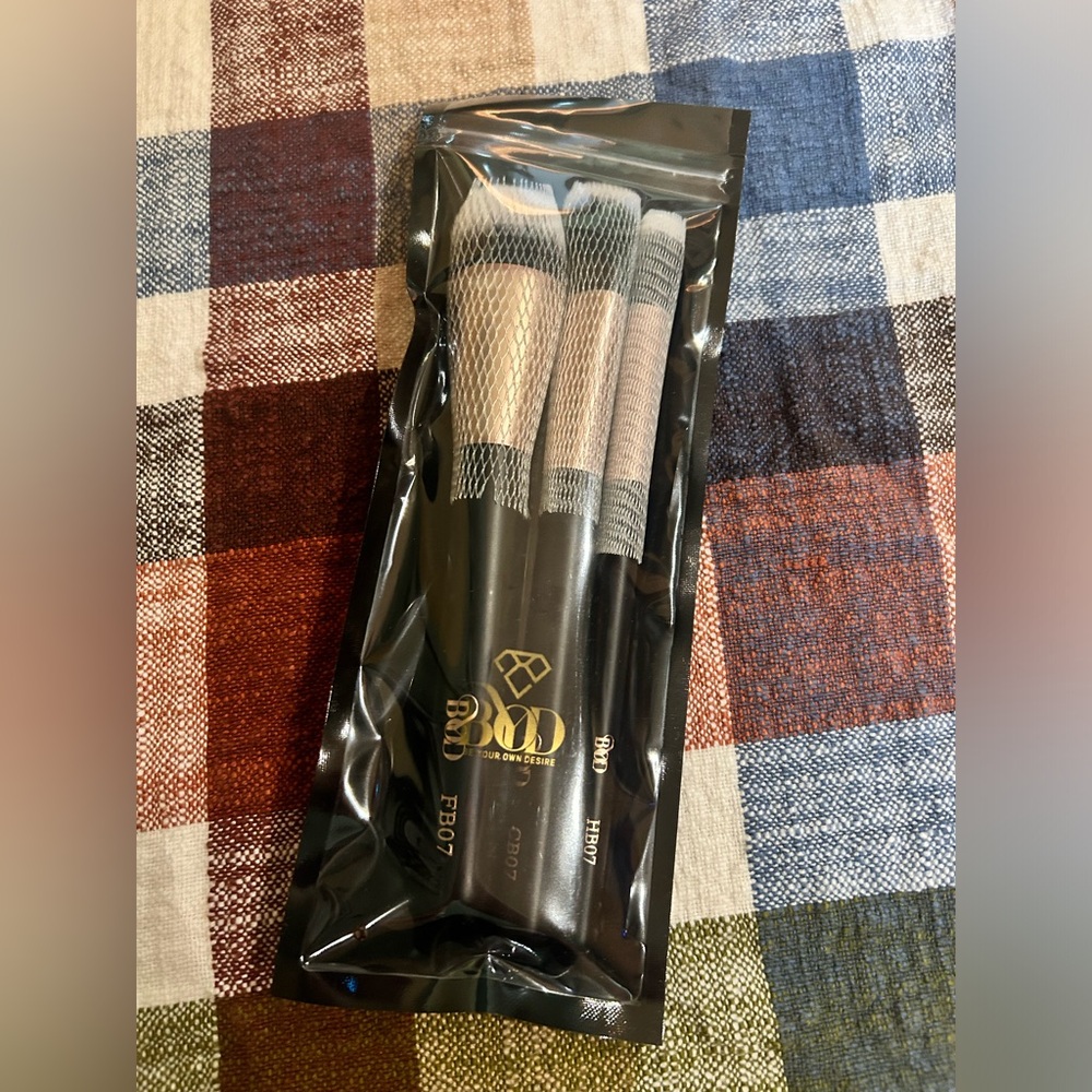 BYOD 3 Piece Face Brush Set Foundation Powder Blush New